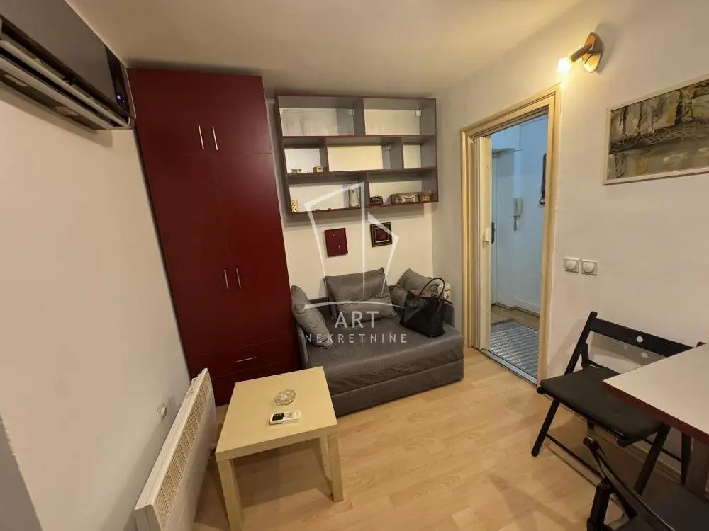 Jednoiposoban stanovi Stari Grad Skupština 300 evra 