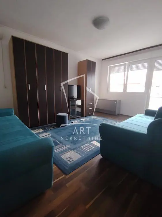 Dvosoban stanovi Palilula Karaburma 500 evra 