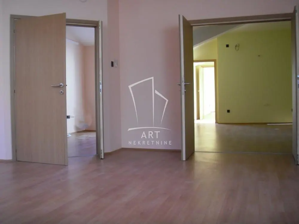 Četvorosoban stanovi Stari Grad Knez Mihailova i Studentski trg 430000 evra 