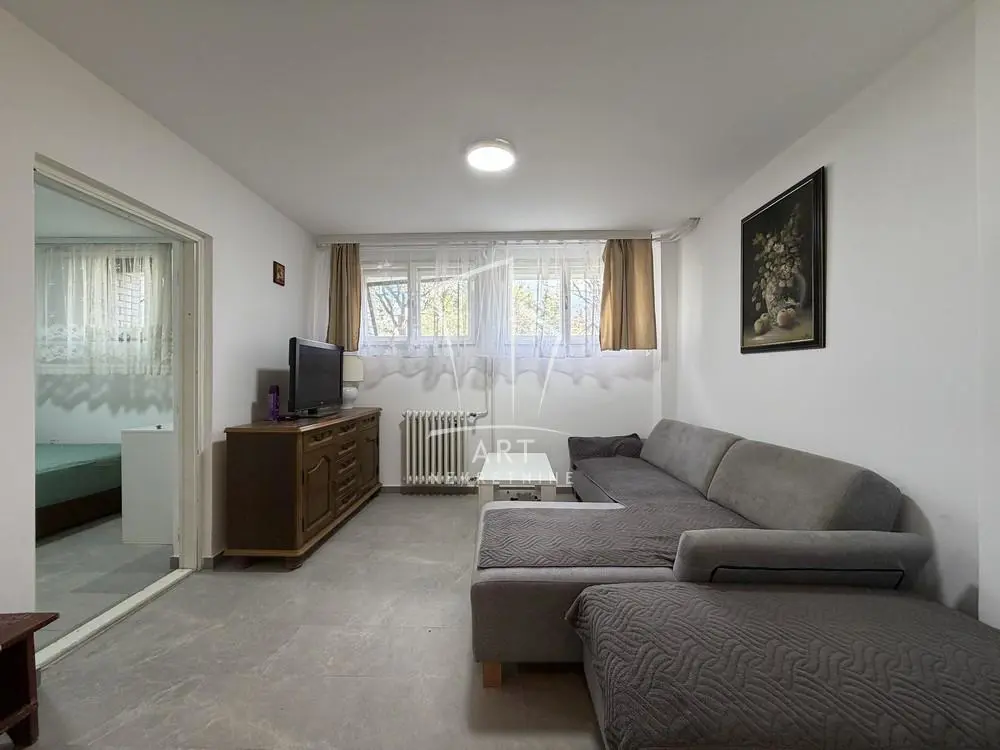 Beograd Voždovac Trosoban stanovi 250 evra 