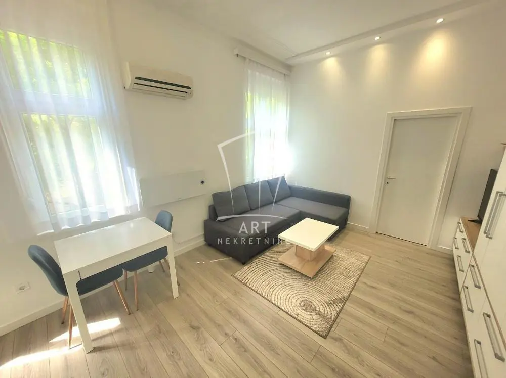 Beograd Stari Grad Jednoiposoban stanovi 650 evra 