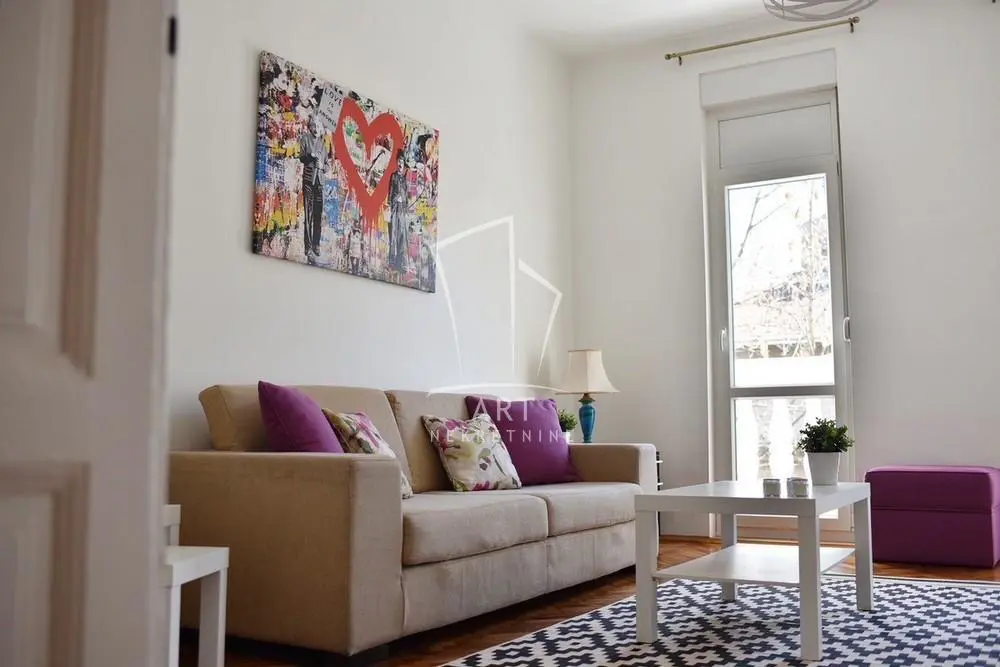 Dvosoban stanovi Stari Grad Dorćol donji 990 evra 