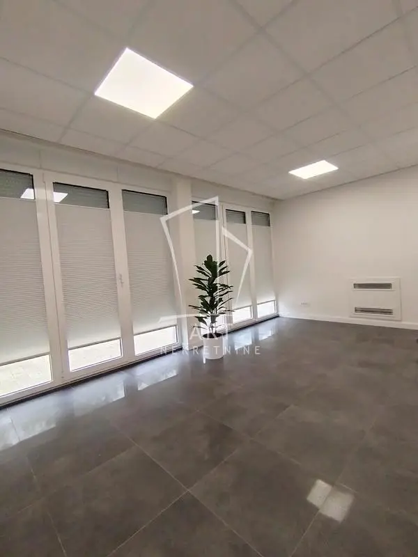 Beograd Zvezdara poslovni prostor 1300 evra 