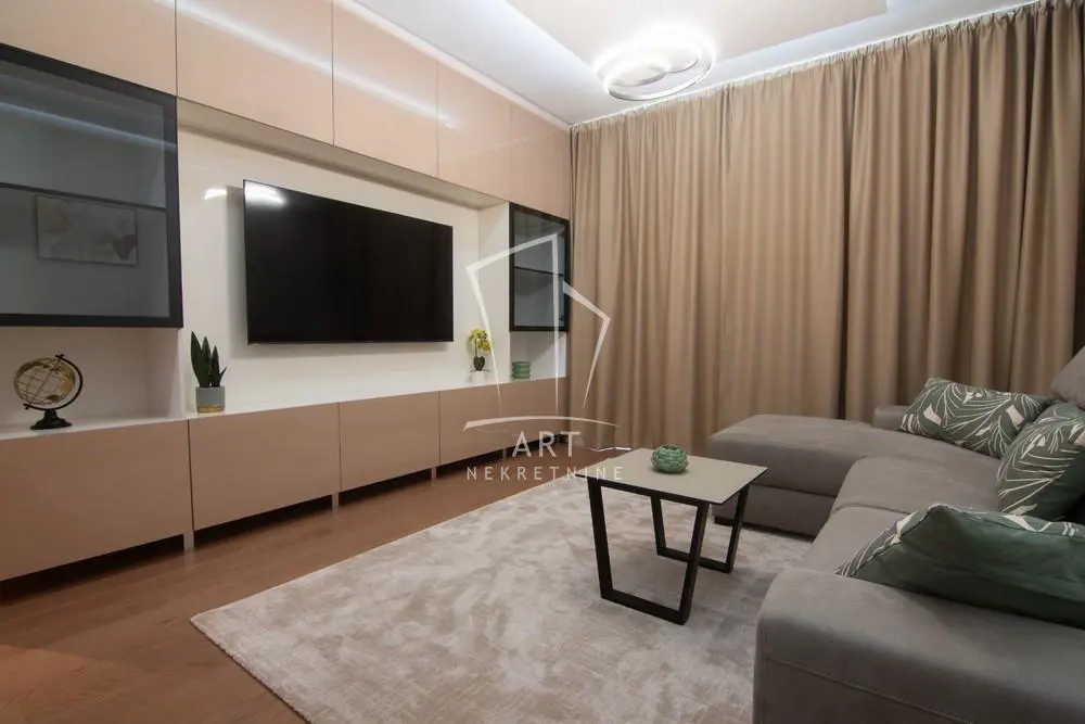 Dvosoban stanovi Savski venac Beograd na vodi 1400 evra 