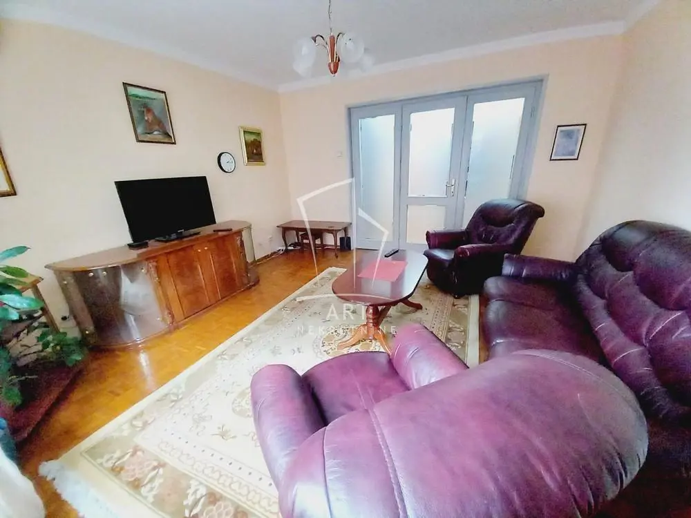 Beograd Stari Grad Četvorosoban stanovi 1000 evra 