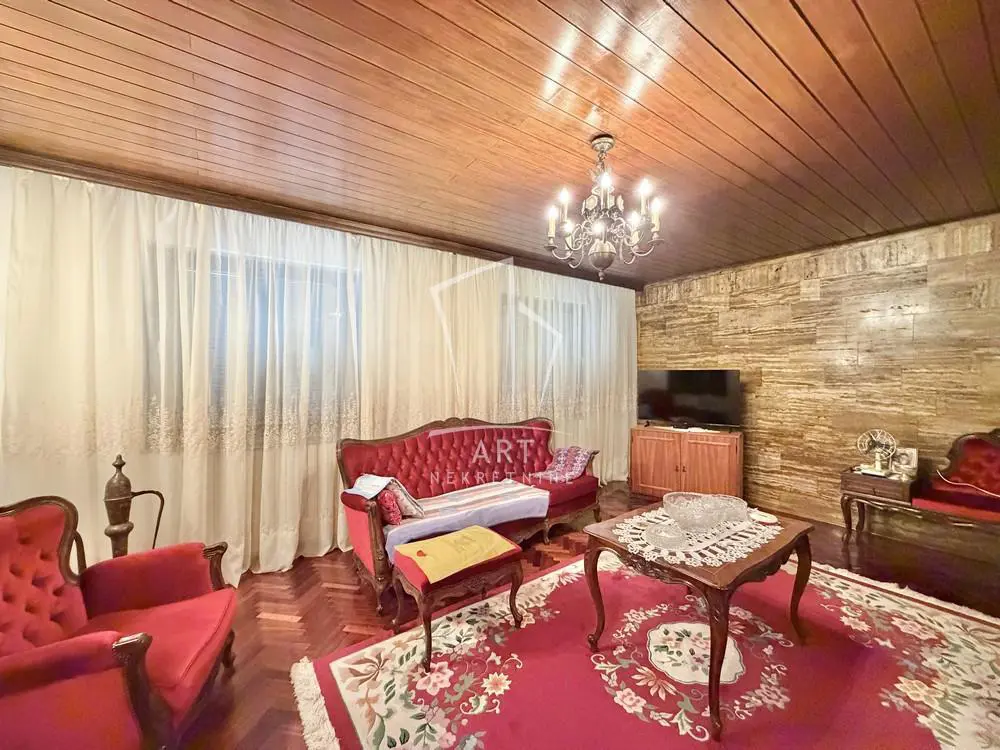 Beograd Čukarica kuće 240000 evra 