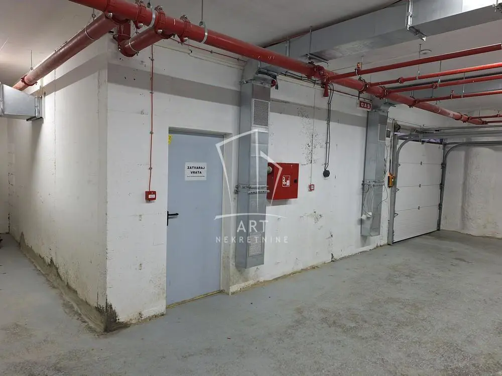 Beograd Zvezdara garaža 120 evra 