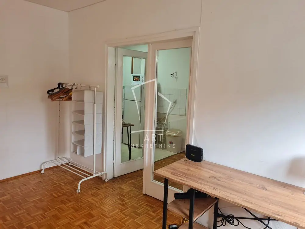 Beograd Zvezdara Jednosoban stanovi 350 evra 