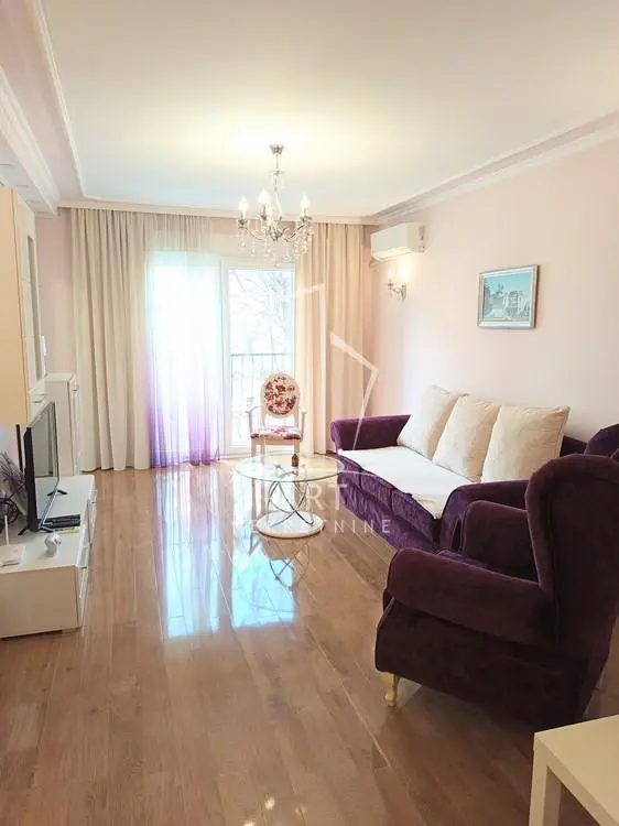 Dvosoban stanovi Vračar Kalenić 700 evra 