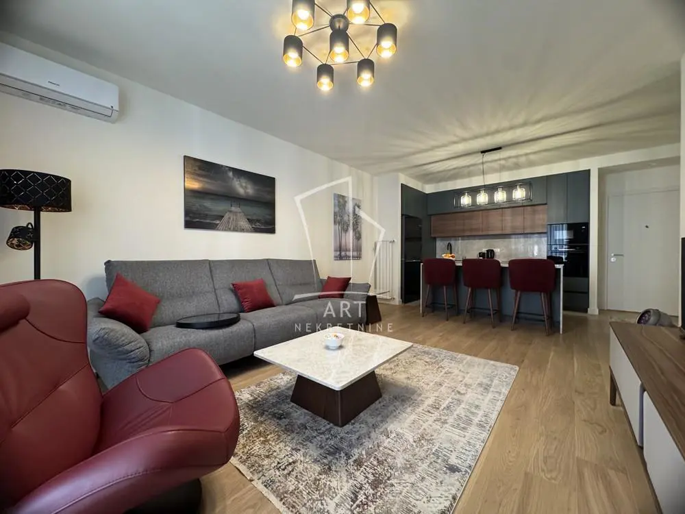 Trosoban stanovi Savski venac Beograd na vodi 1900 evra 