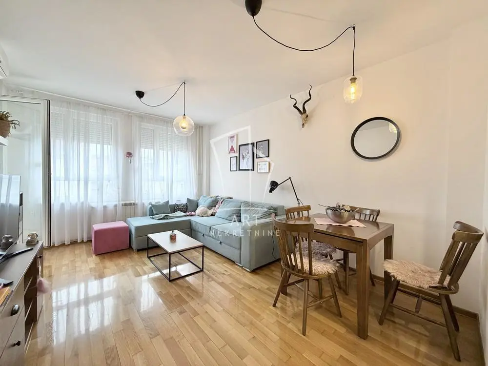 Dvosoban stanovi Zvezdara Gradska bolnica 198000 evra 