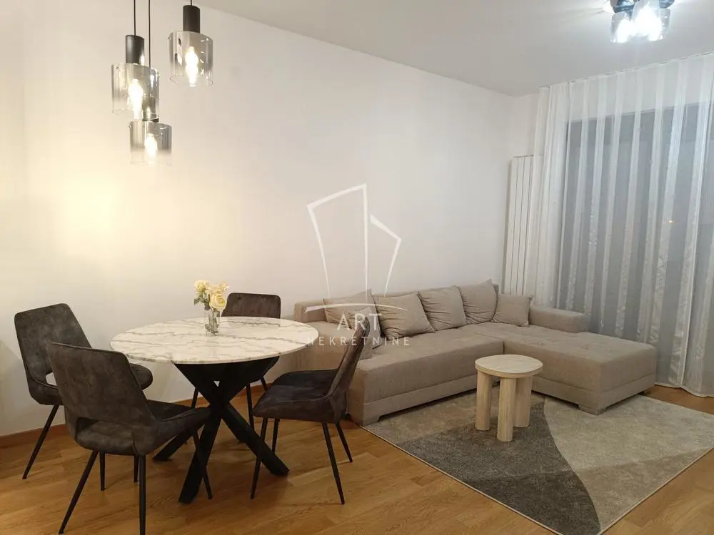 Dvosoban stanovi Novi Beograd Bežaniska kosa (1 2 3) 800 evra 