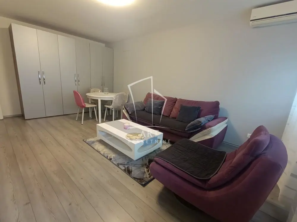 Jednosoban stanovi Novi Beograd Studentski grad ( blokk 34) 600 evra 