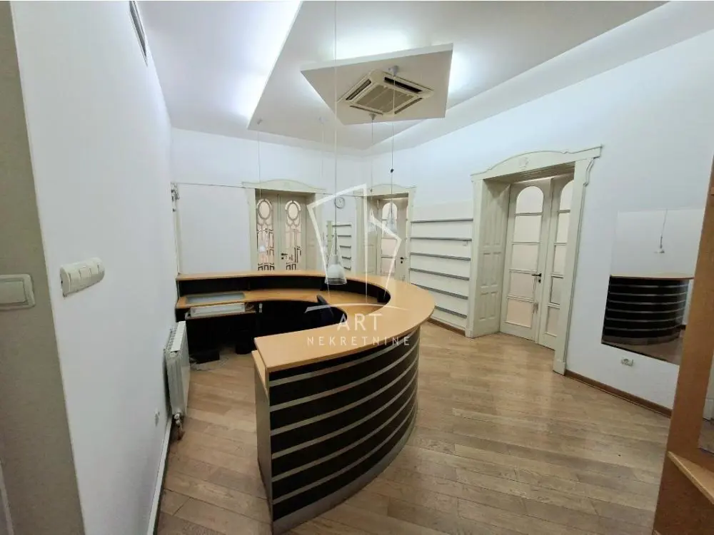 Beograd Stari Grad poslovni prostor 2000 evra 