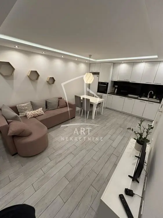 Dvoiposoban stanovi Voždovac Kumodraž I II III 550 evra 