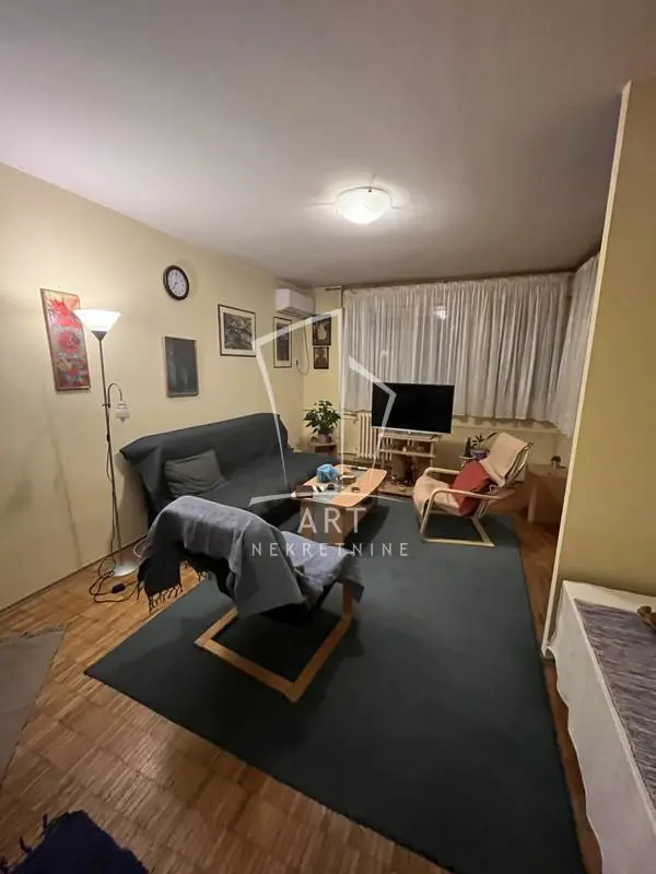 Trosoban stanovi Rakovica Skojevsko naselje 450 evra 