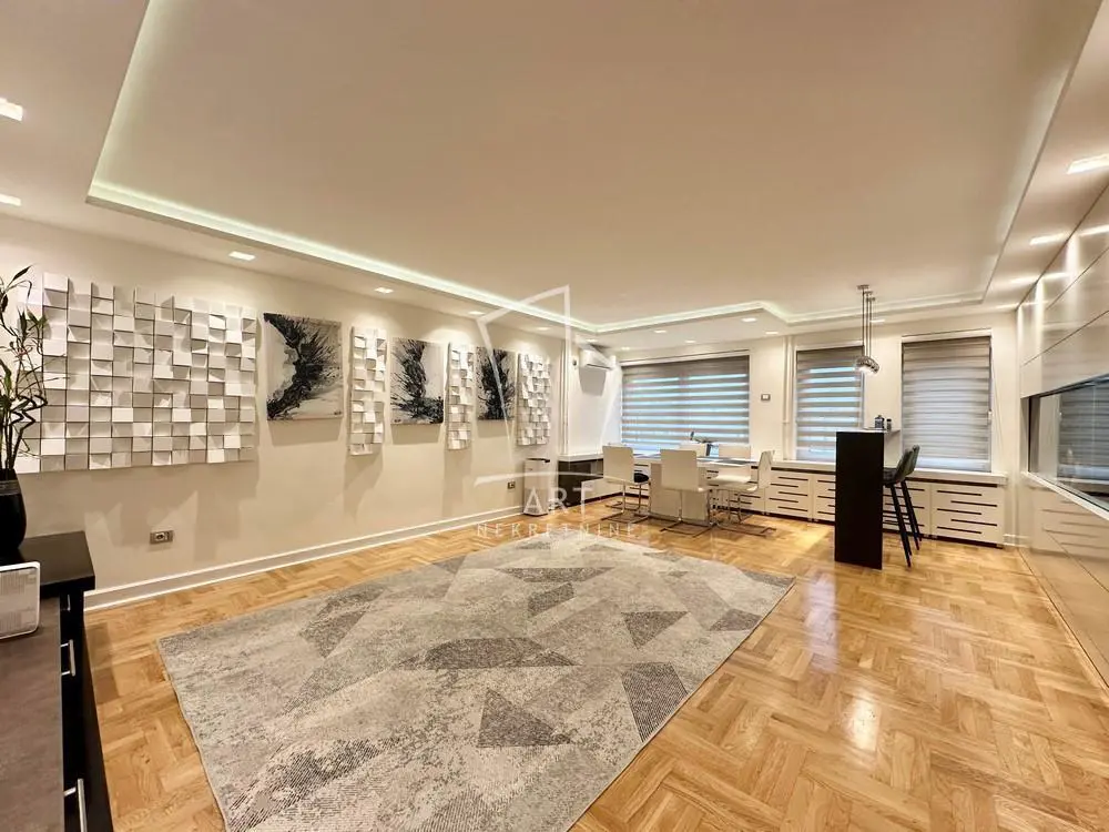 Petosoban stanovi Stari Grad Kalemegdan 2500 evra 