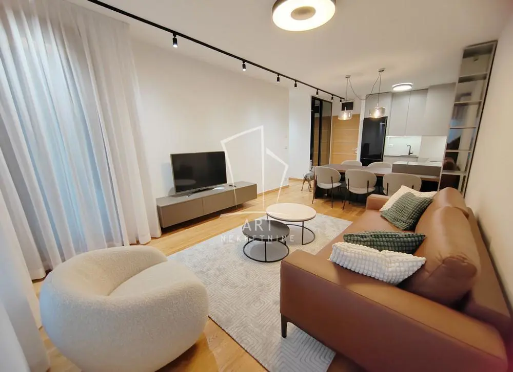 Trosoban stanovi Novi Beograd Blok 65 1400 evra 