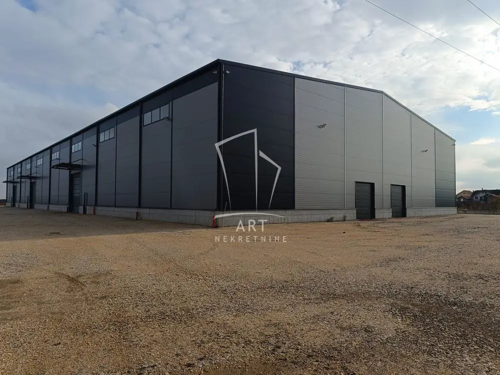 poslovni prostor Zemun Ugrinovci 15000 evra 