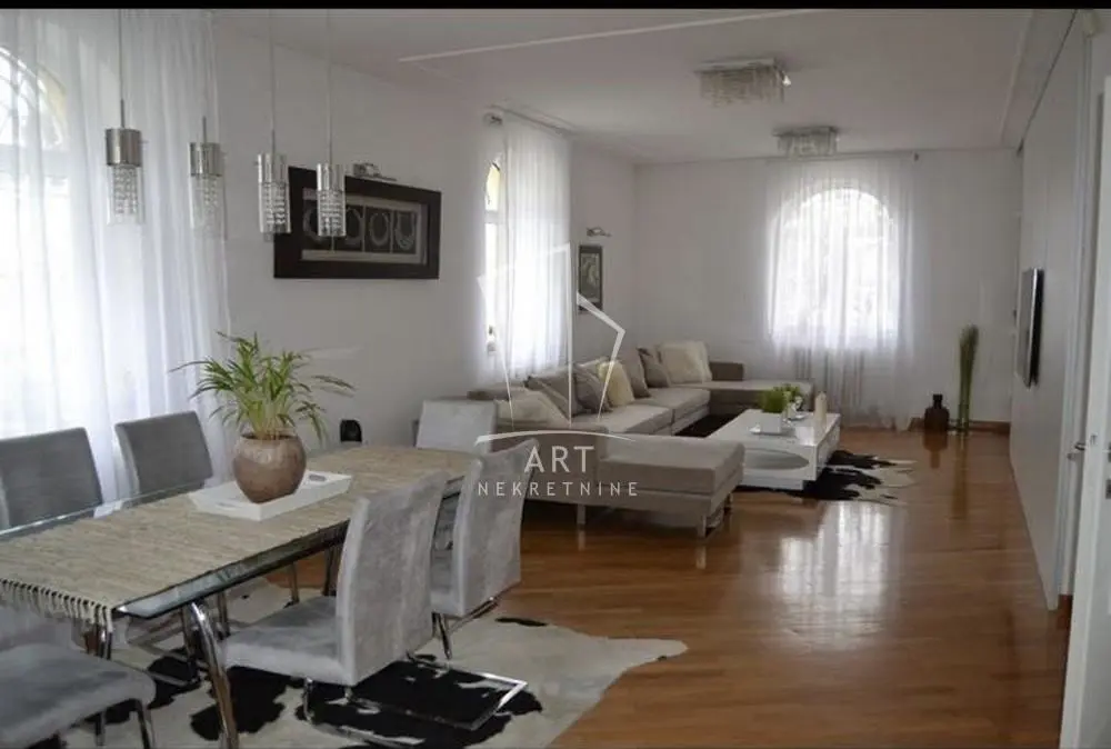 Četvorosoban stanovi Savski venac Senjak 2300 evra 