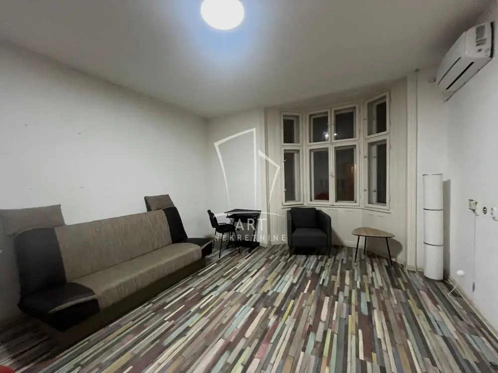 Beograd Stari Grad Dvosoban stanovi 700 evra 