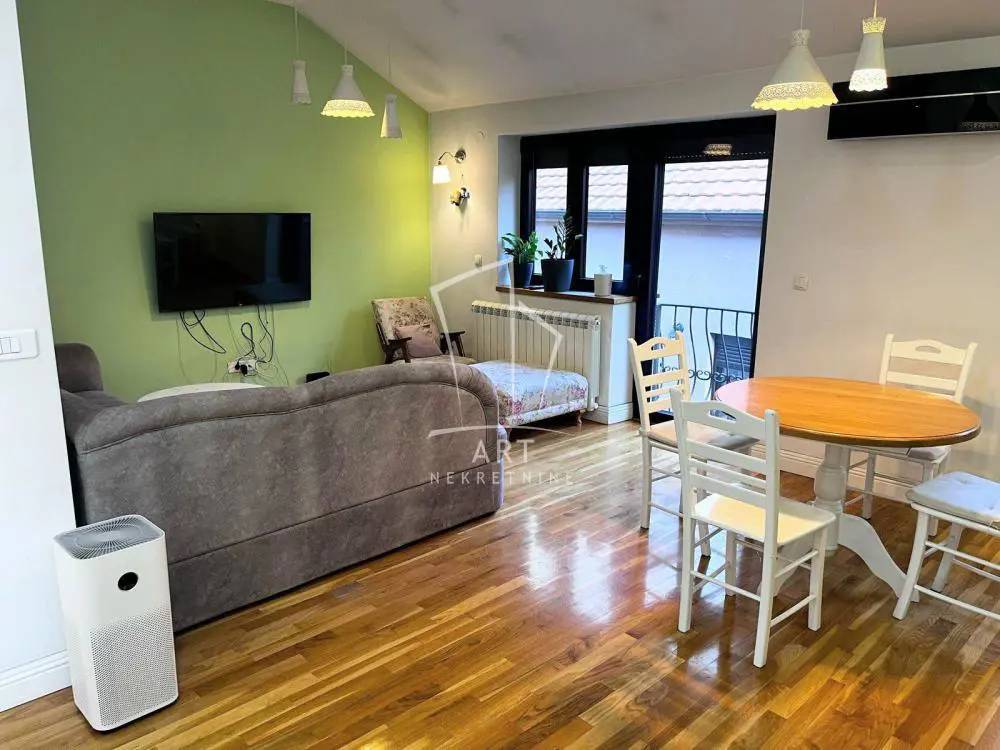 Beograd Palilula Trosoban stanovi 900 evra 