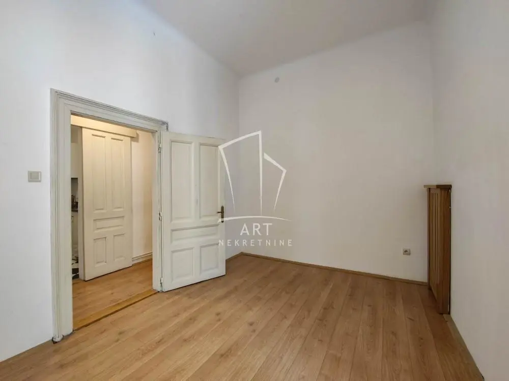 Četvoroiposoban stanovi Stari Grad Centar i Terazije 1350 evra 