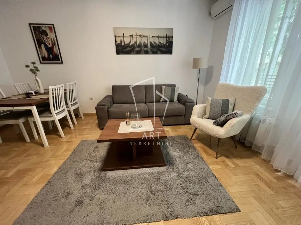 Dvosoban stanovi Vračar Slavija 900 evra 