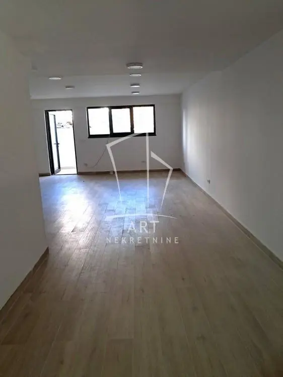 Beograd Palilula  novogradnja poslovni prostor 1000 evra 