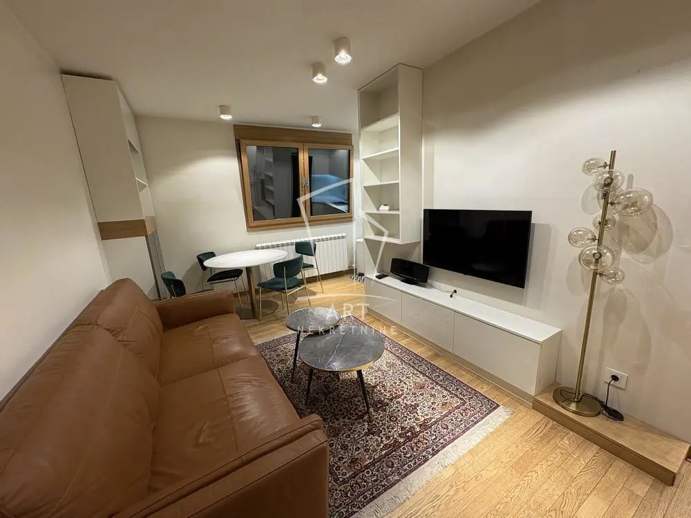 Jednoiposoban stanovi Stari Grad Dorćol donji 750 evra 