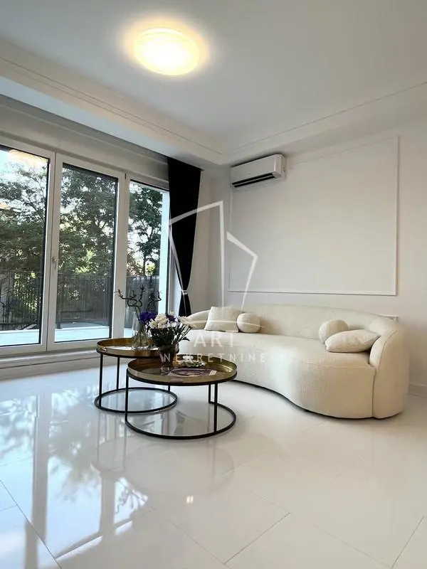 Beograd Savski venac poslovni prostor 5000 evra 