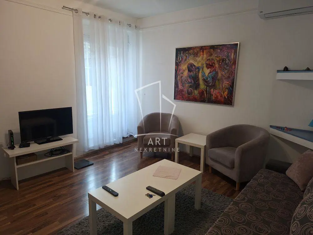 Dvosoban stanovi Vračar Slavija 680 evra 