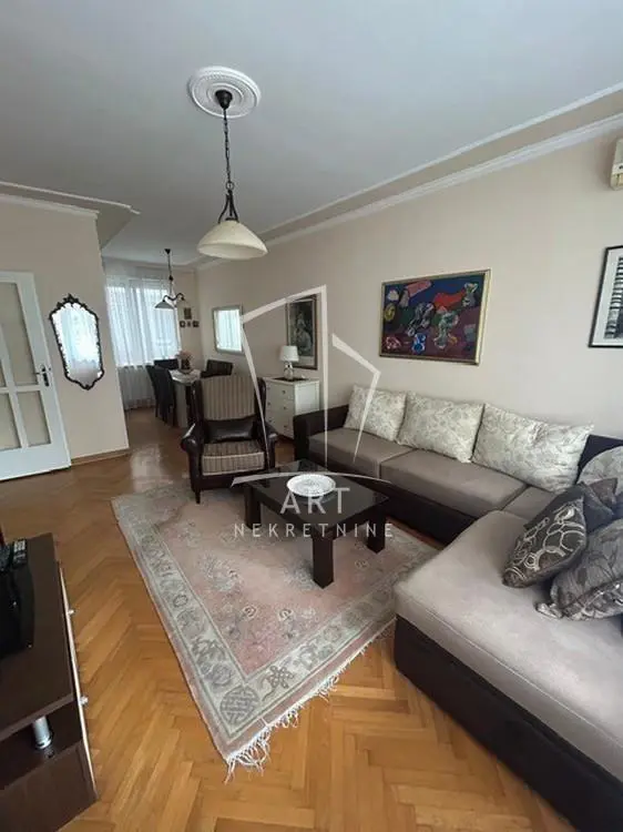 Dvosoban stanovi Savski venac Dedinje 700 evra 