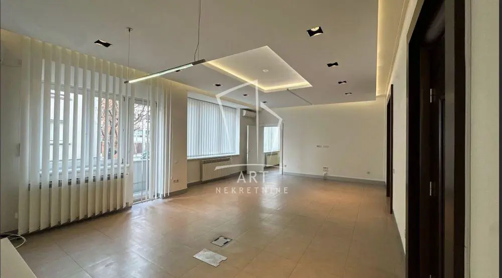 poslovni prostor Vračar Kalenić 3150 evra 