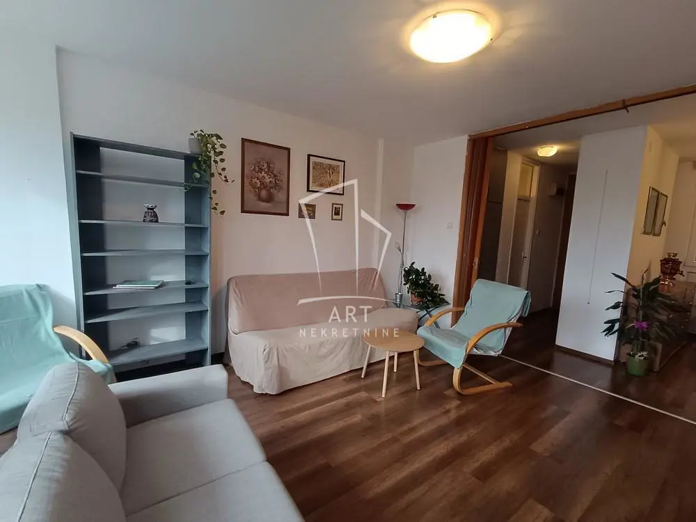 Beograd Novi Beograd Trosoban stanovi 900 evra 