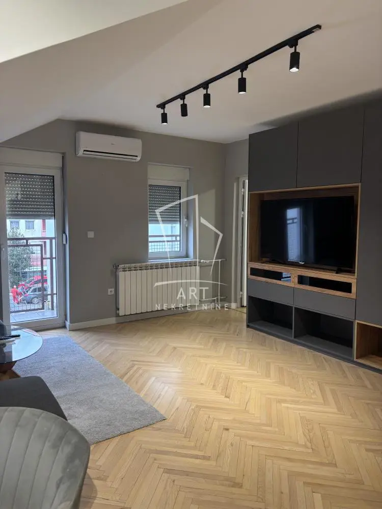 Dvosoban stanovi Čukarica Žarkovo 550 evra 