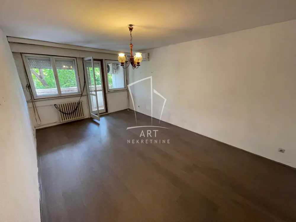 Beograd Zemun Trosoban stanovi 600 evra 