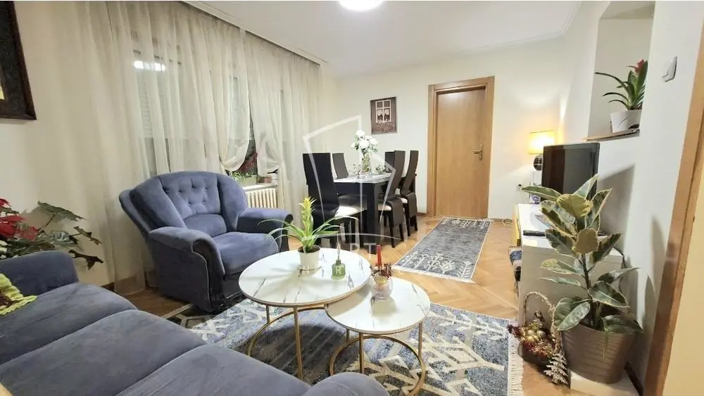 Četvorosoban stanovi Savski Venac Beograđanka 1000 evra 