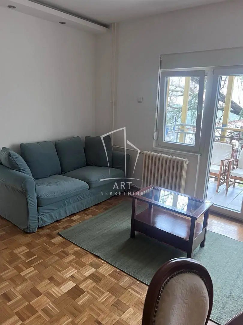 Dvosoban stanovi Novi Beograd Savski blokovi (44 45 70 70a) 650 evra 