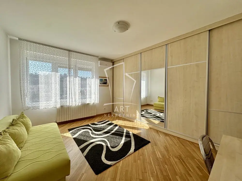 stanovi Beograd Ilije Garašanina Trosoban 