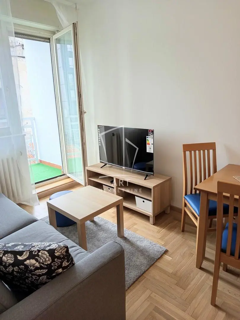 Beograd Stari Grad Jednoiposoban stanovi 600 evra 