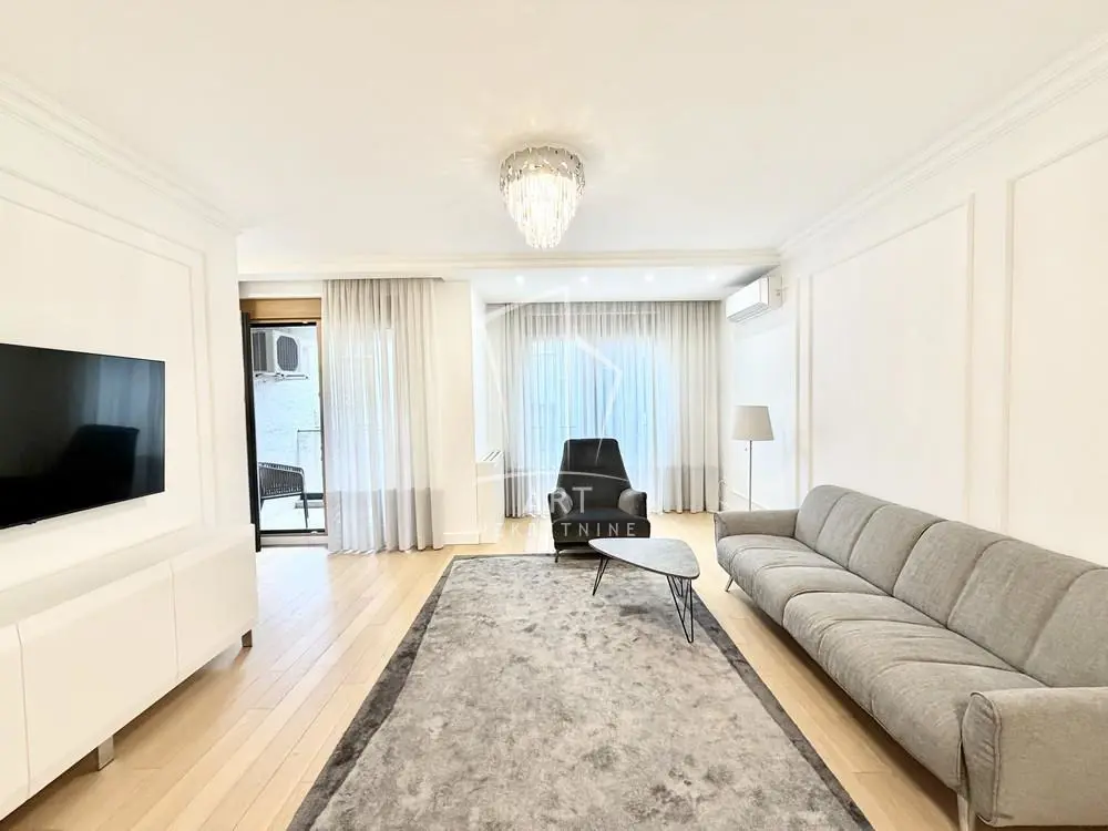 Trosoban stanovi Vračar Kalenić 1800 evra 