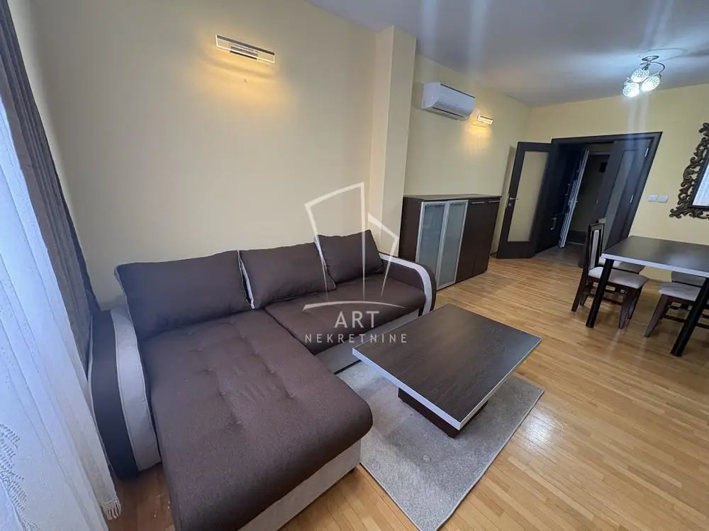 Dvosoban stanovi Zvezdara Cvetkova pijaca 500 evra 