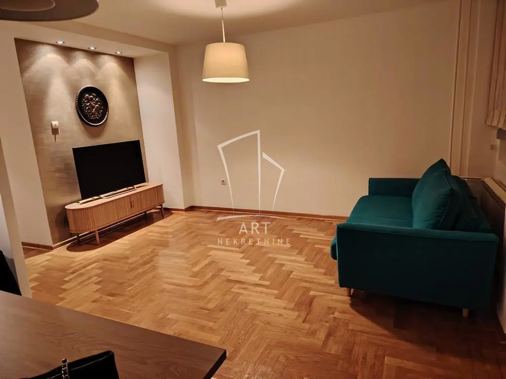 Dvosoban stanovi Vračar Južni bulevar 700 evra 