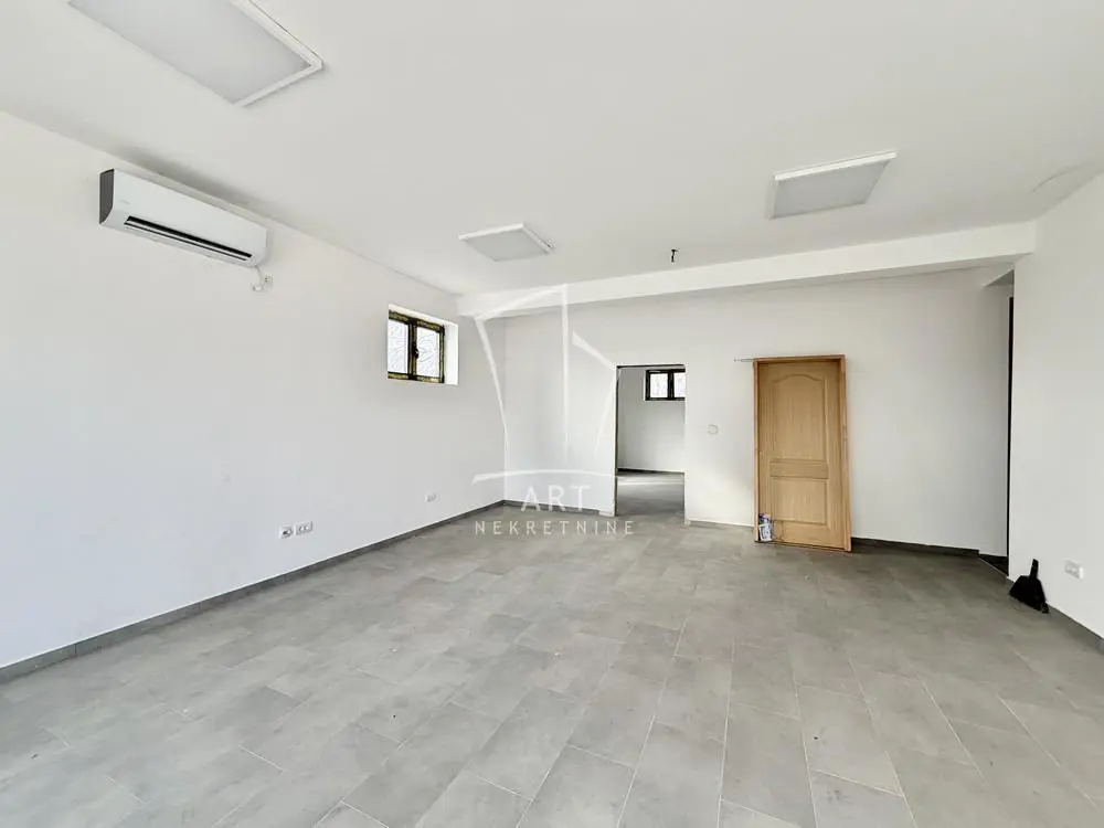 Beograd Surčin kuće 600000 evra 