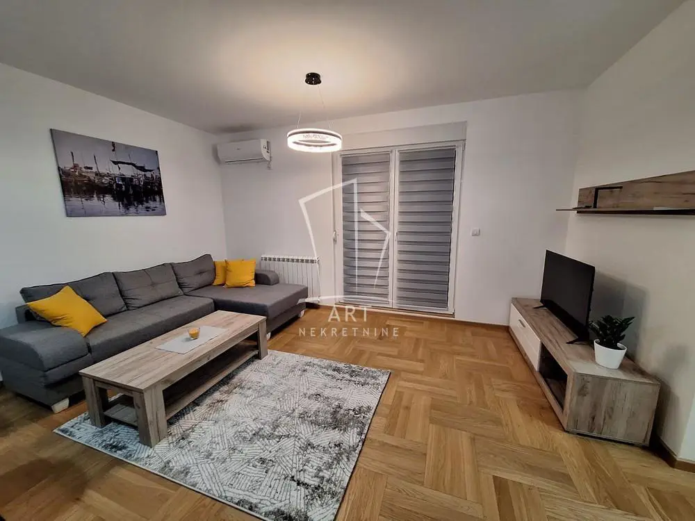 Beograd Zvezdara Trosoban stanovi 550 evra 