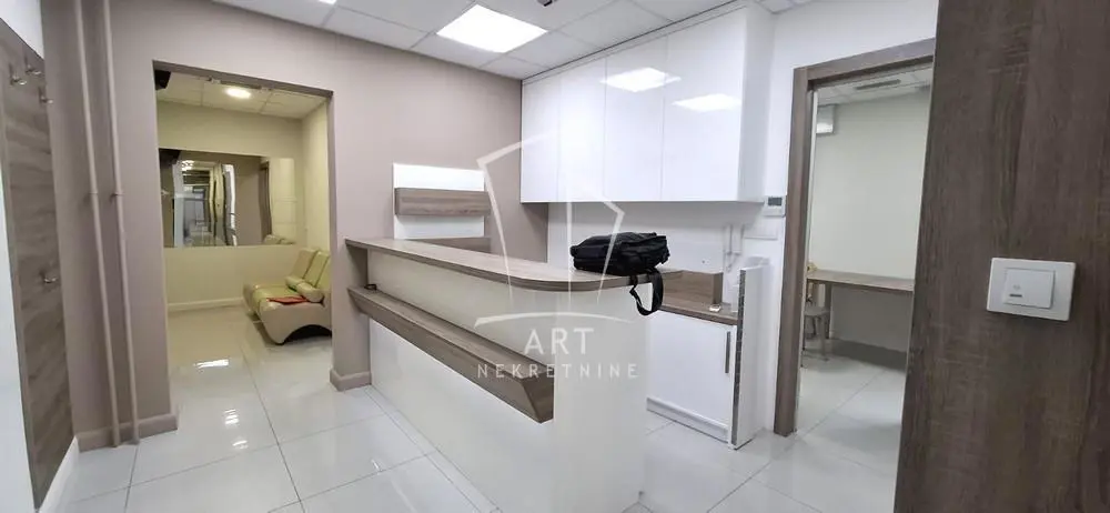 poslovni prostor Novi Beograd Bežanijski blokovi (61 do 64) 5000 evra 