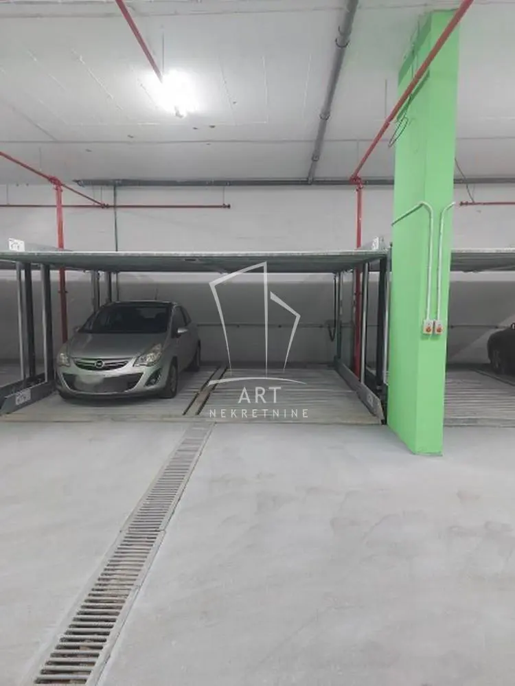 garaža Vračar Južni bulevar 34200 evra 