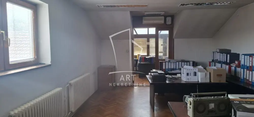 poslovni prostor Voždovac Dušanovac 1000 evra 