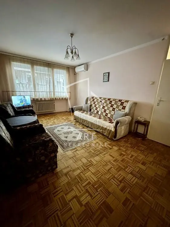 Dvosoban stanovi Vračar Kalenić 500 evra 